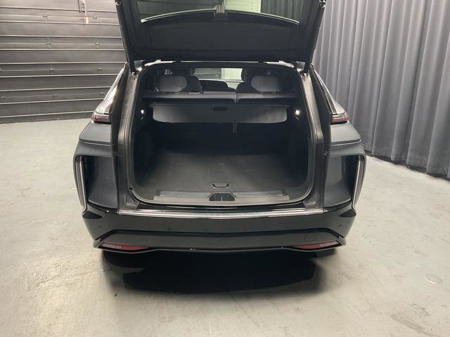 Used 2023 Cadillac Lyriq Luxury image 5