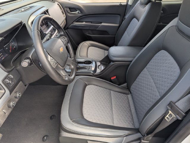 Used 2021 Chevrolet Colorado Z71 w/ Safety Package AWD/4WD image 18