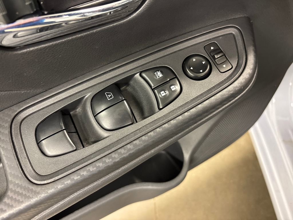 Used 2025 Nissan Versa SV image 22