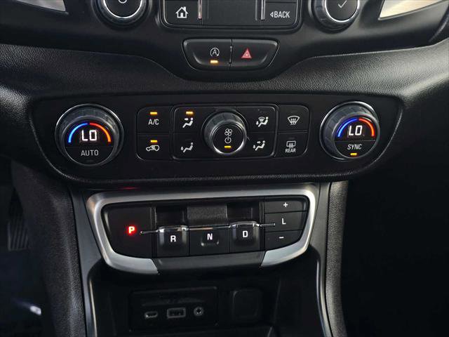 Used 2024 GMC Terrain SLT image 29