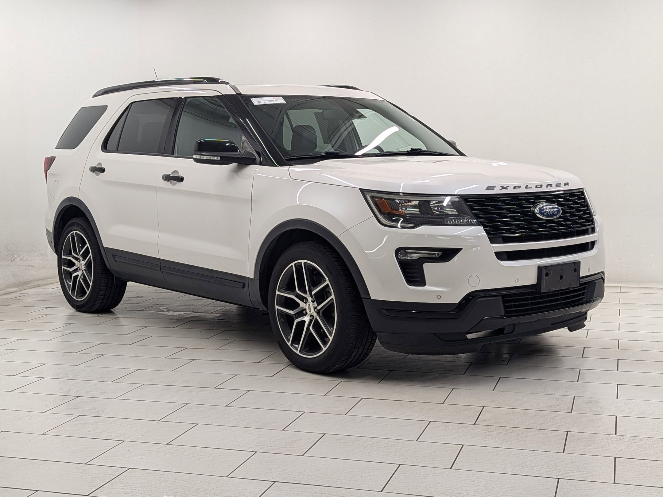 Used 2019 Ford Explorer Sport w/ Ford Safe & Smart Package image 6