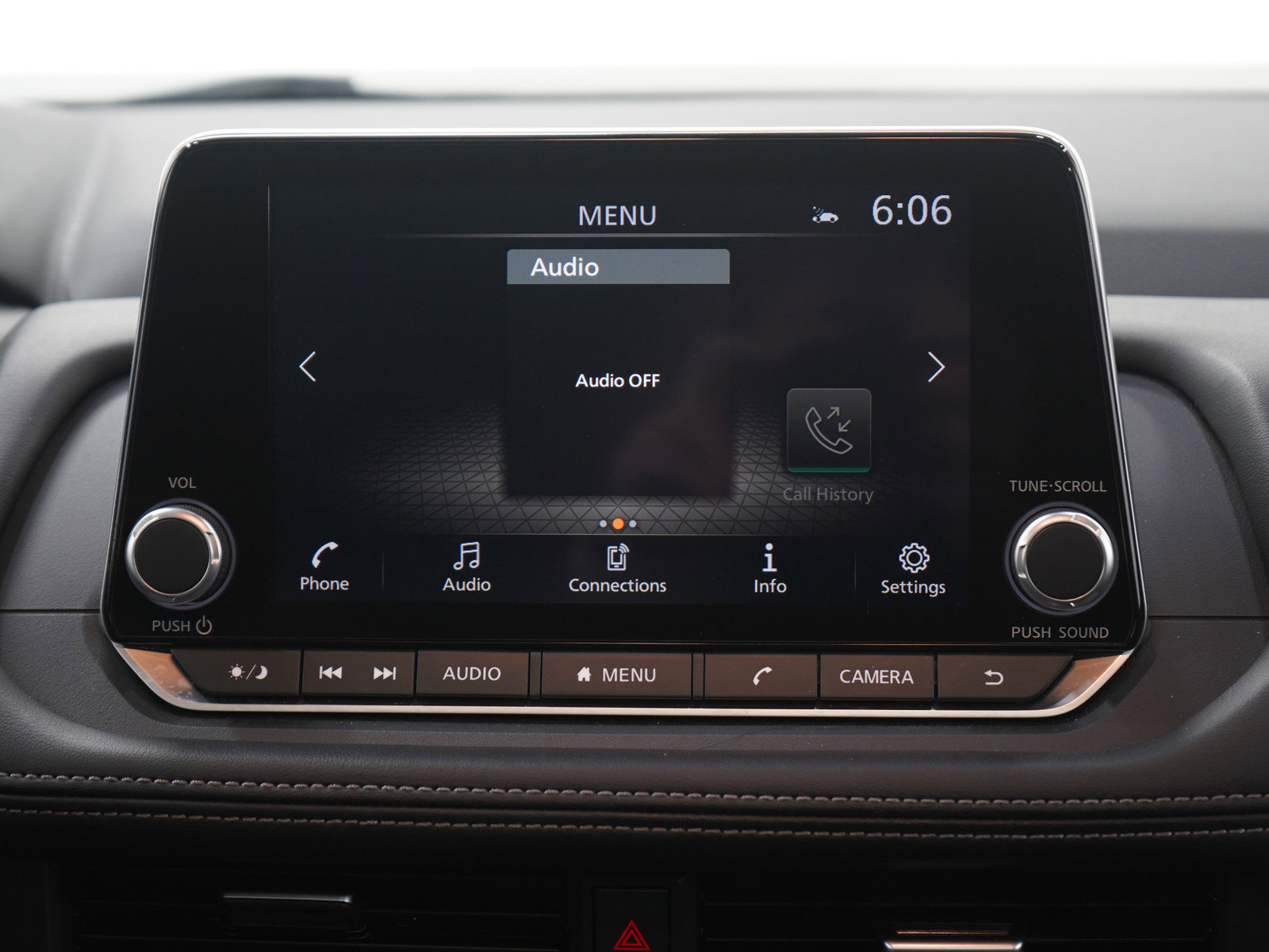 Used 2024 Nissan Rogue SV w/ SV Premium Package image 18