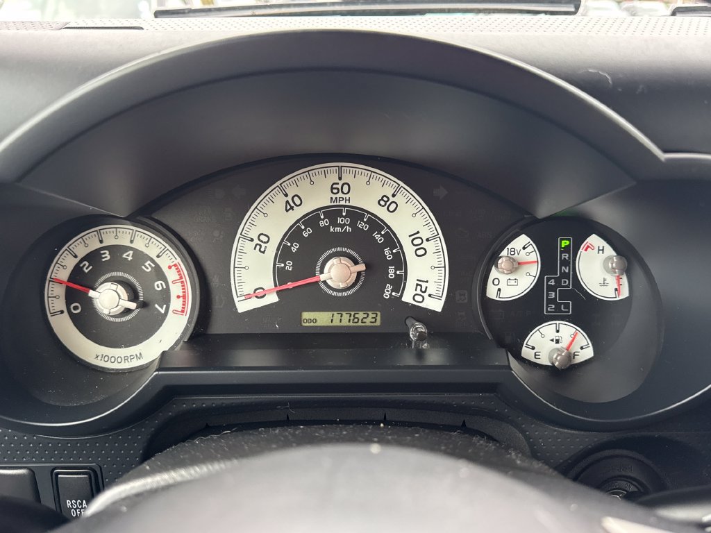 Used 2010 Toyota FJ Cruiser 4WD image 41