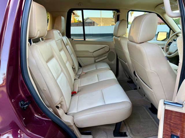 Used 2006 Ford Explorer Eddie Bauer image 19