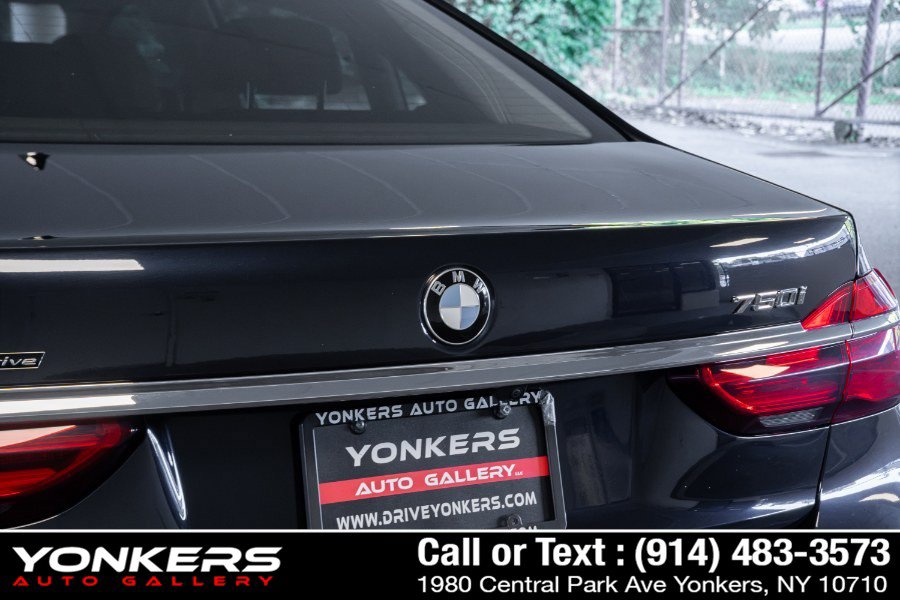 Used 2019 BMW 750i xDrive w/ Executive Package AWD/4WD image 23