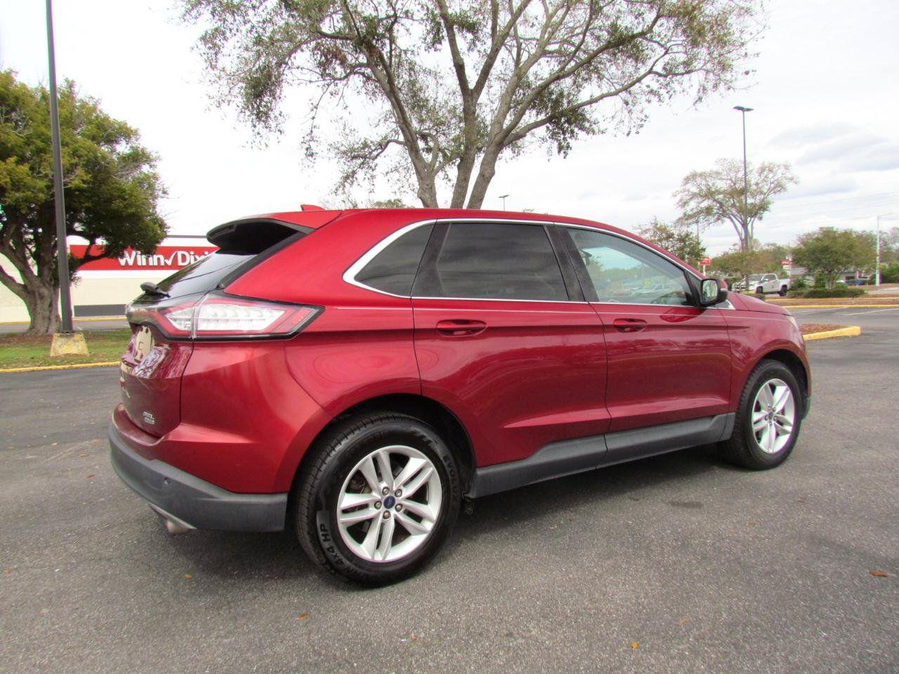 Used 2017 Ford Edge SEL w/ Equipment Group 201A FWD image 10