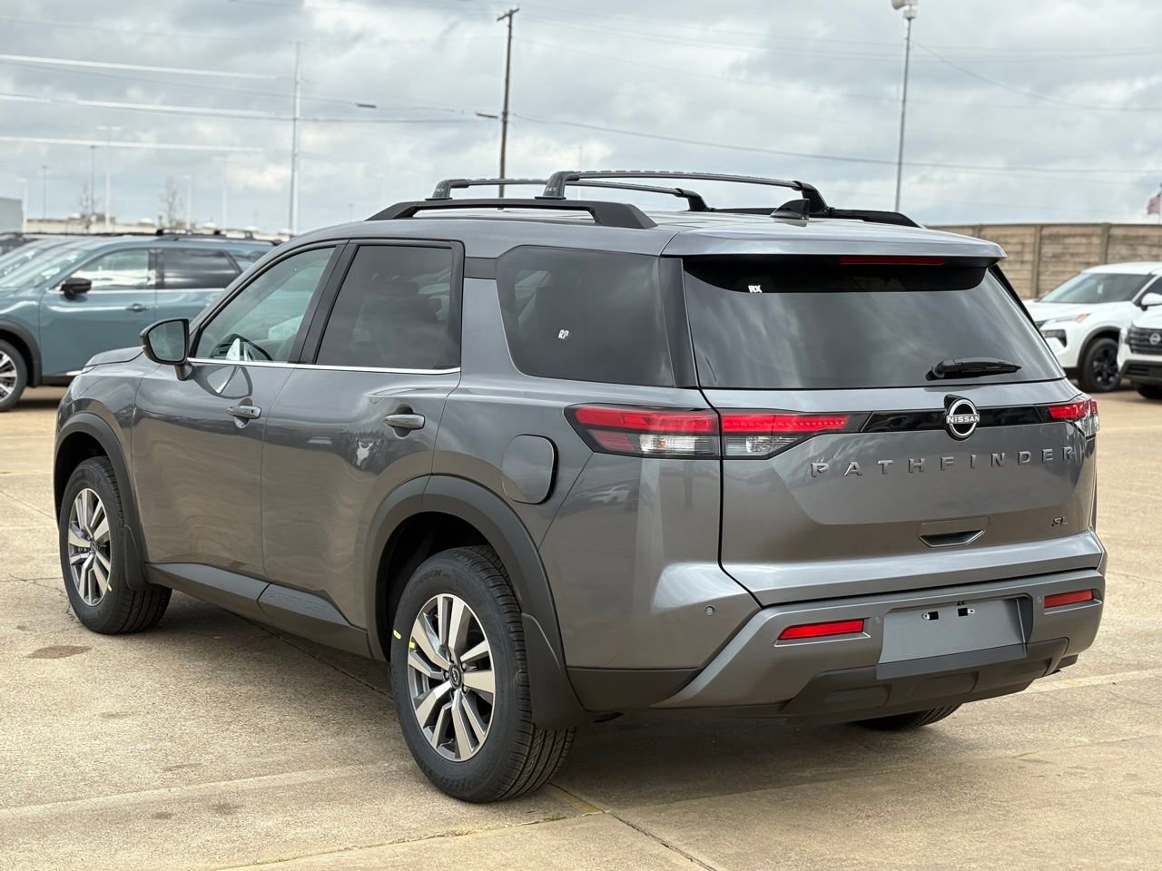 New 2026 Nissan Pathfinder SL image 7
