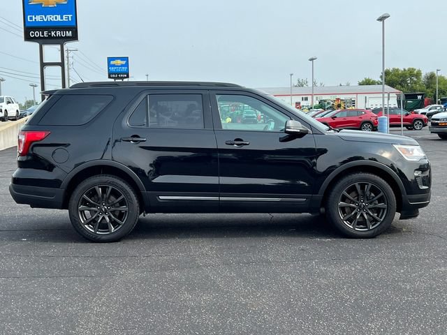 Used 2018 Ford Explorer XLT w/ Equipment Group 202A AWD/4WD image 48