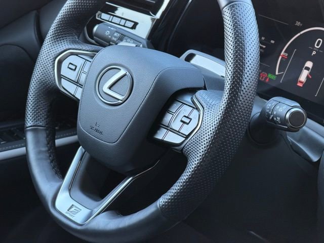 Used 2025 Lexus TX 500h AWD w/ Technology Package image 13