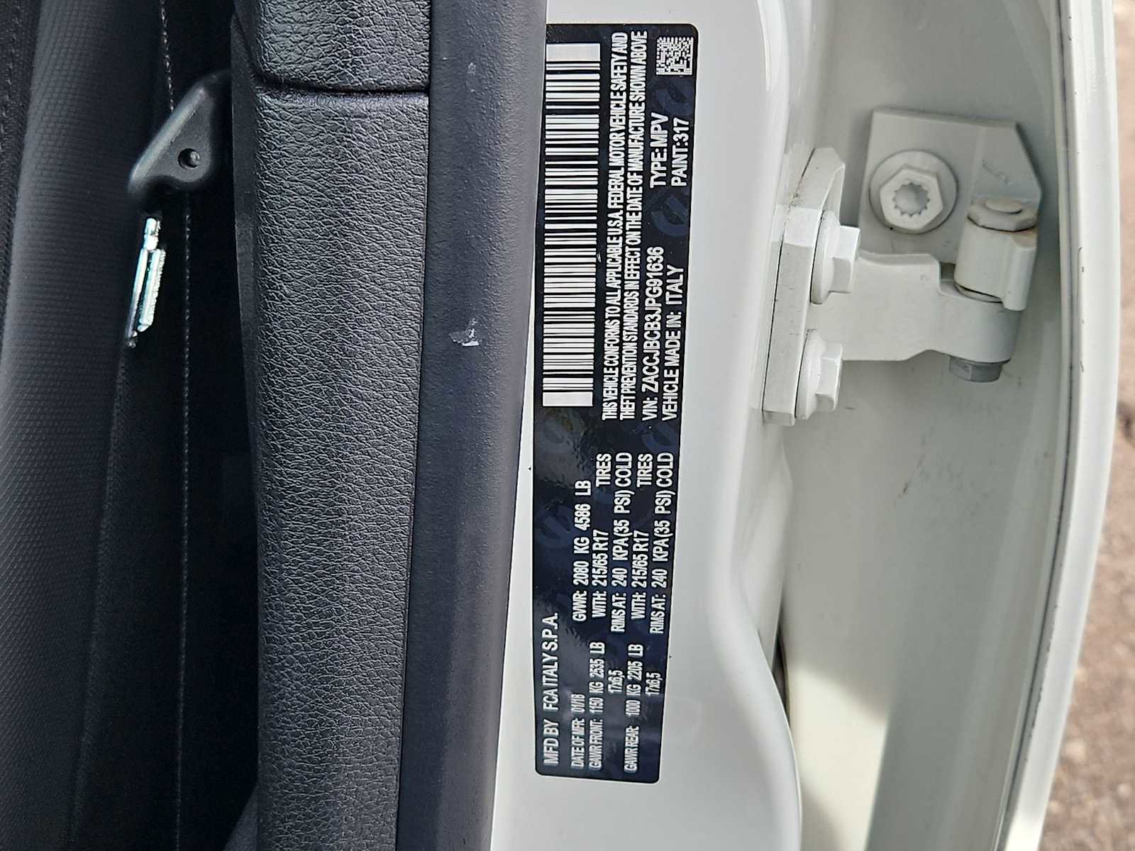 Used 2018 Jeep Renegade Trailhawk w/ Cold Weather Group II image 35