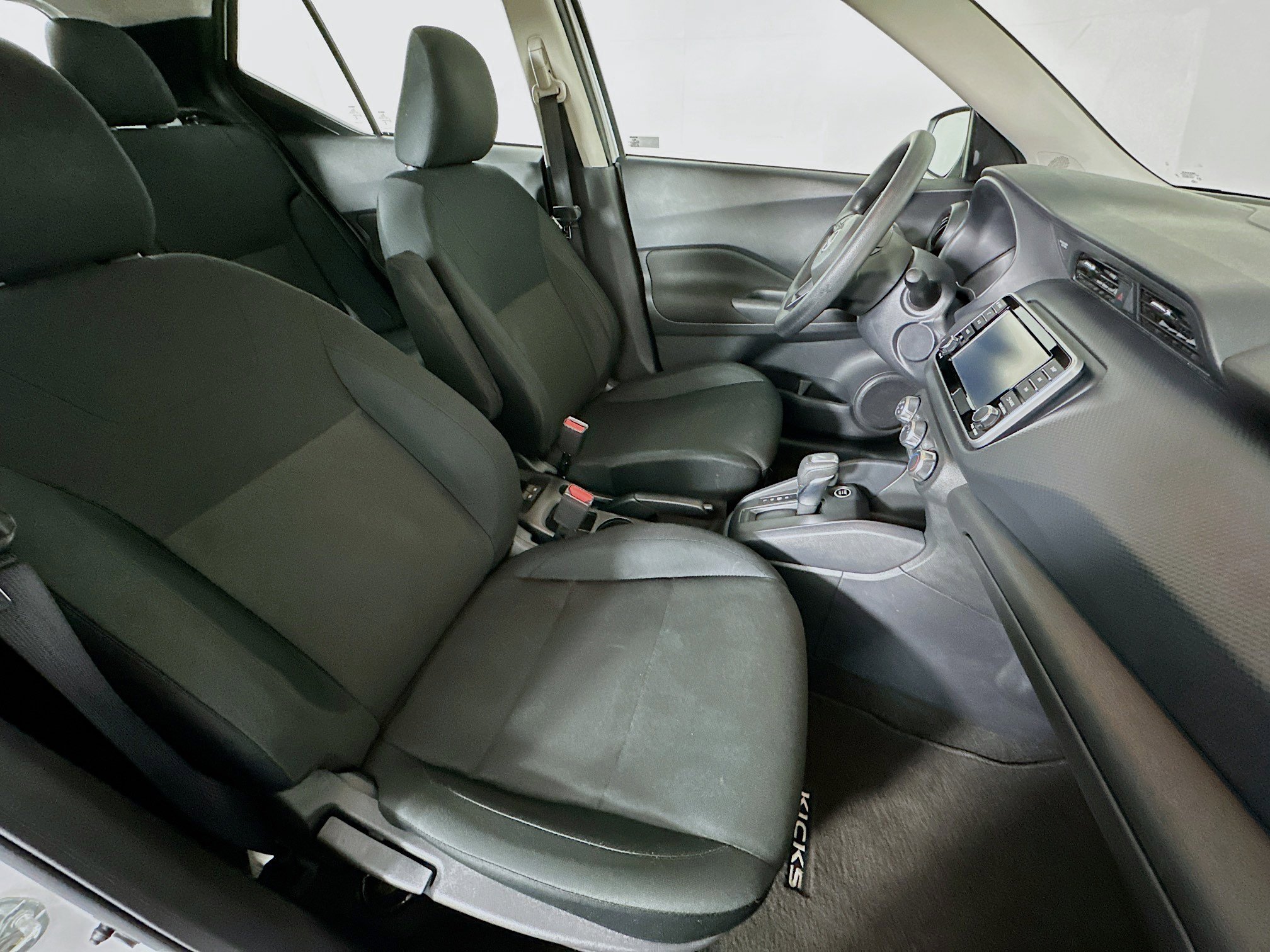 Used 2024 Nissan Kicks S image 28