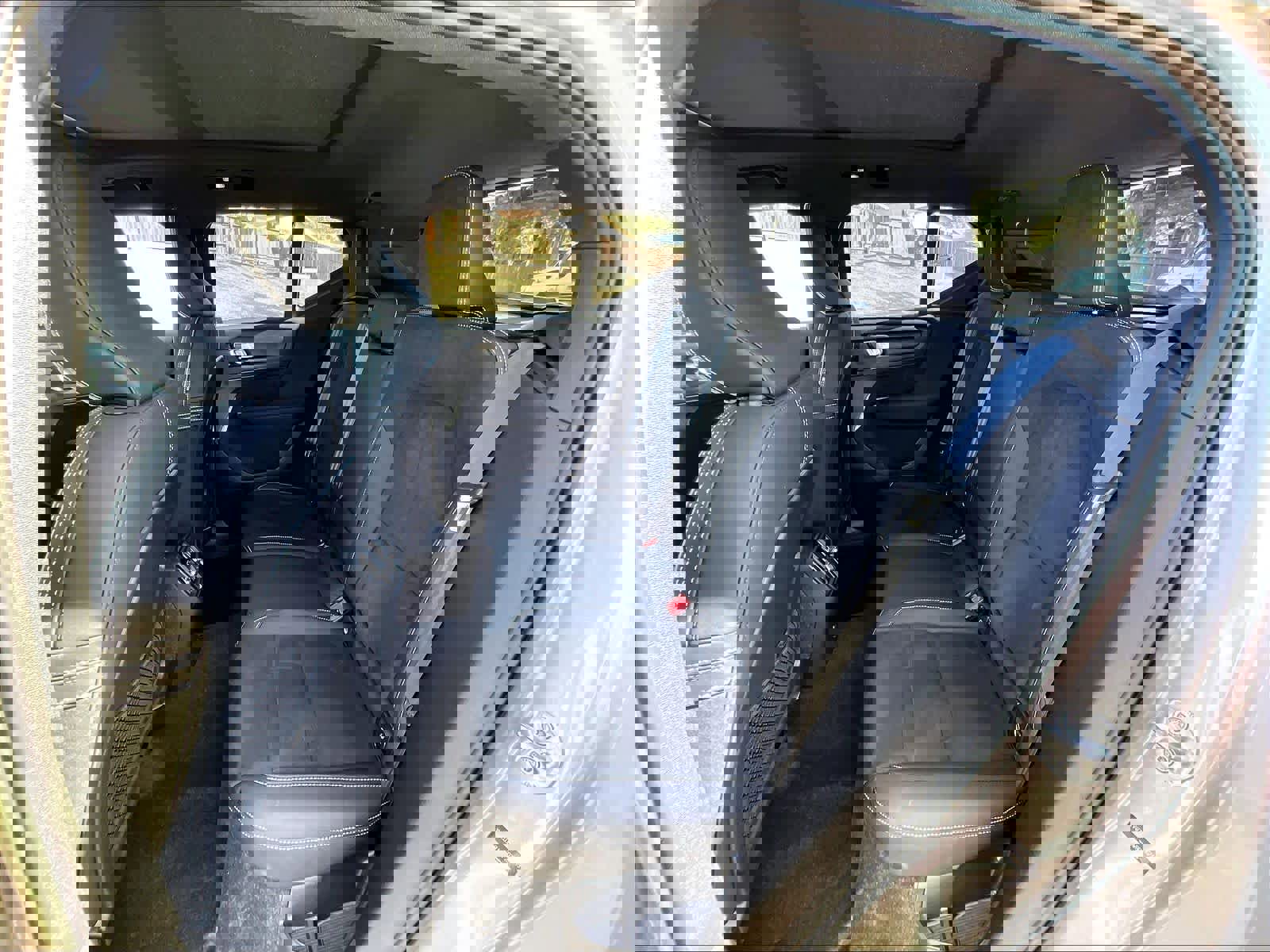 Used 2023 Volvo XC40 Recharge Plus w/ Protection Package Premier image 29