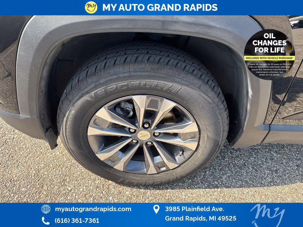 Used 2026 Chevrolet Equinox LT AWD/4WD image 9