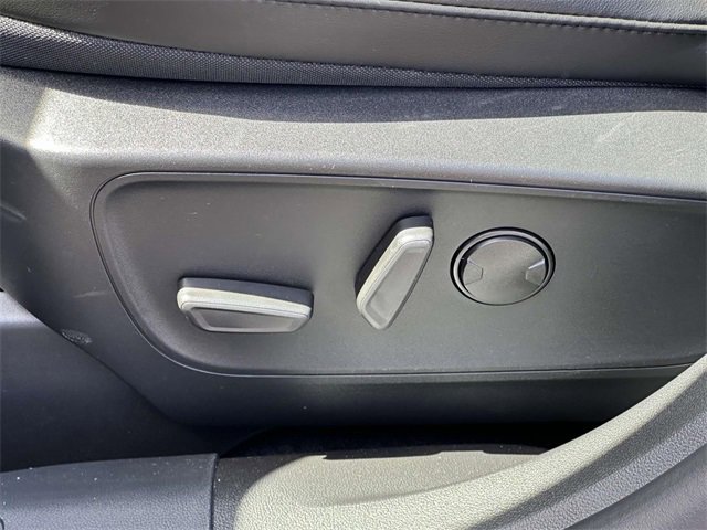 New 2025 Ford Escape SE image 15