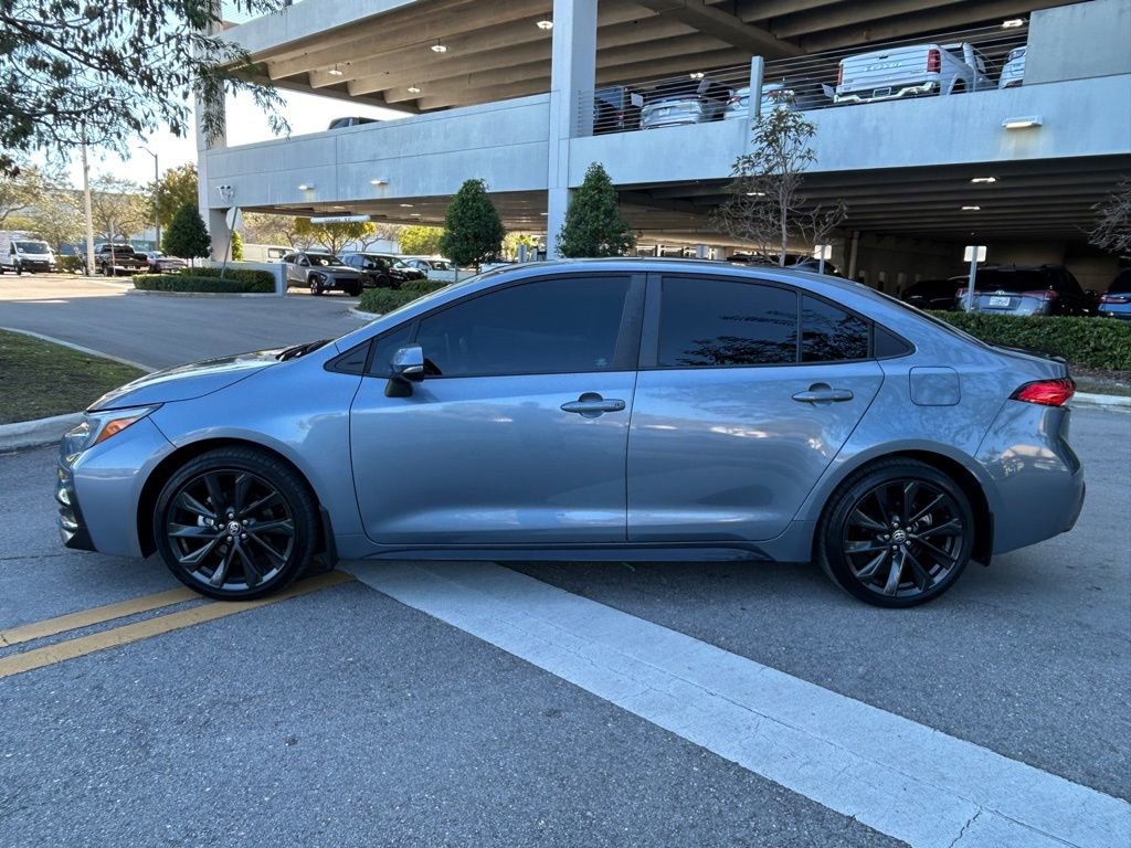 Used 2023 Toyota Corolla SE w/ SE Premium Package image 6
