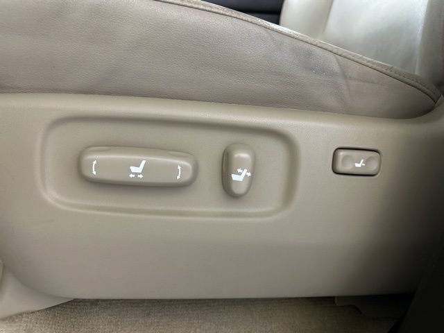 Used 2010 Toyota Land Cruiser AWD/4WD image 15
