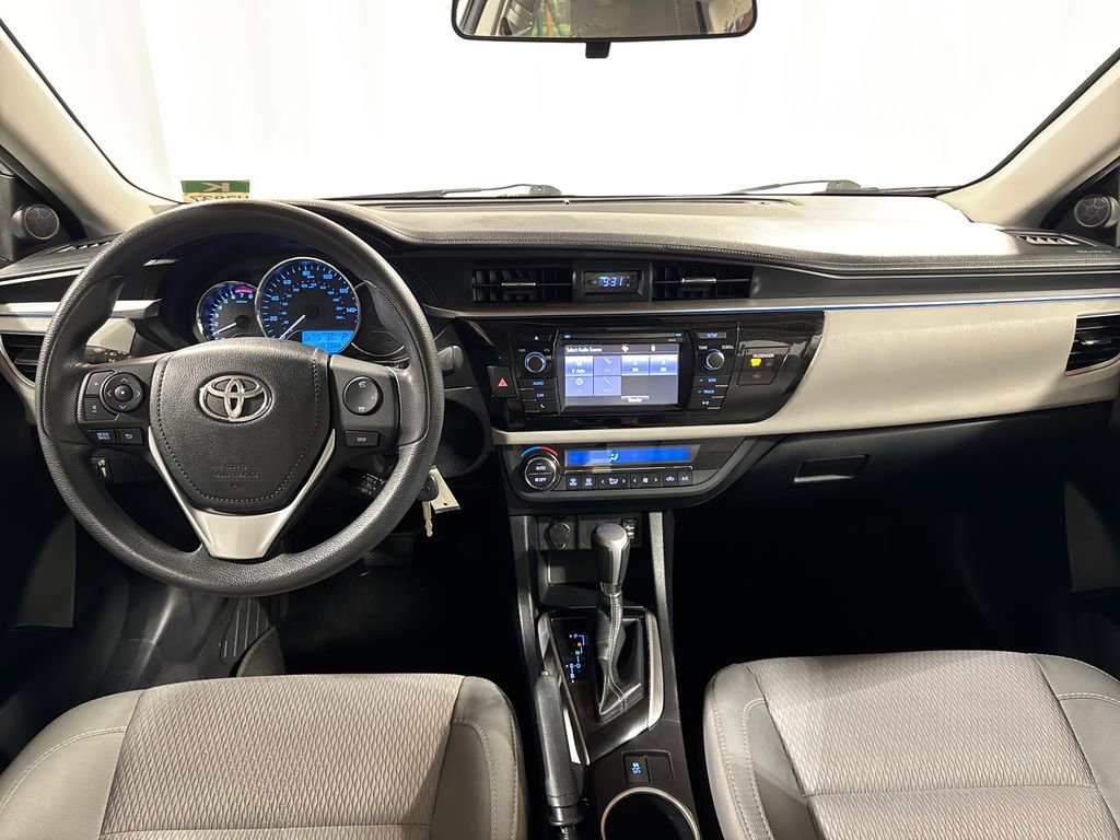 Used 2014 Toyota Corolla LE FWD image 4