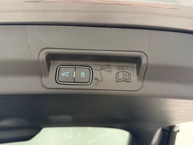 Used 2026 Ford Explorer Platinum RWD image 33