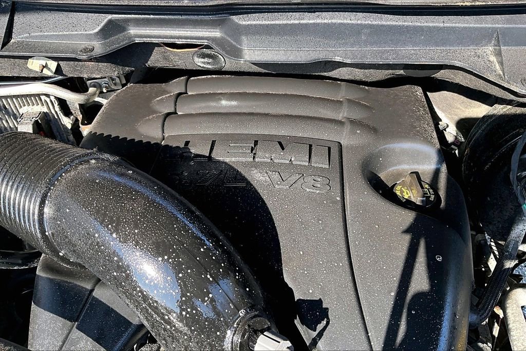Used 2017 RAM 1500 Classic SLT AWD/4WD image 26