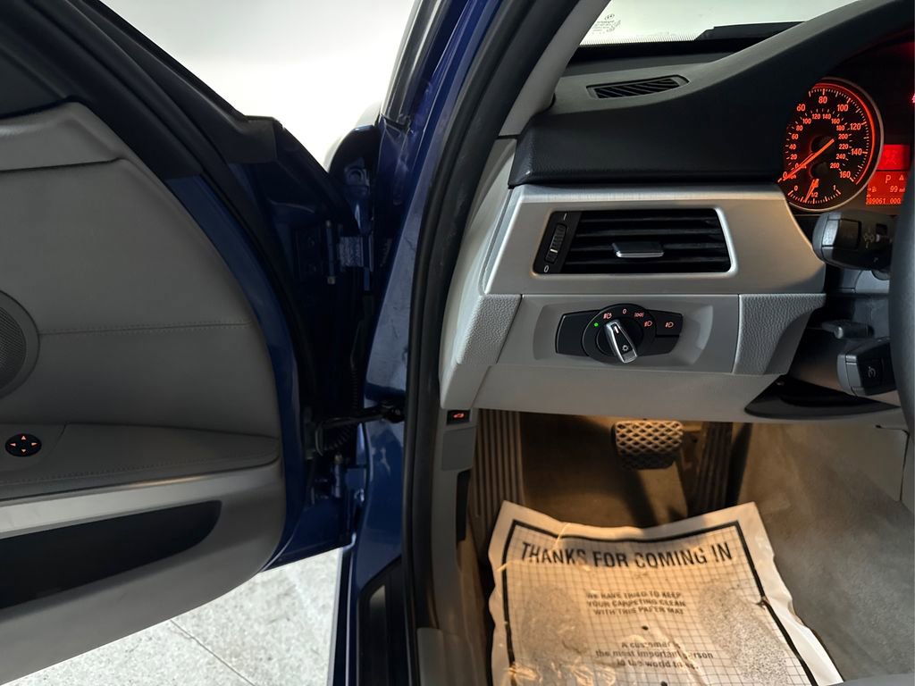 Used 2011 BMW 335i Sedan image 38