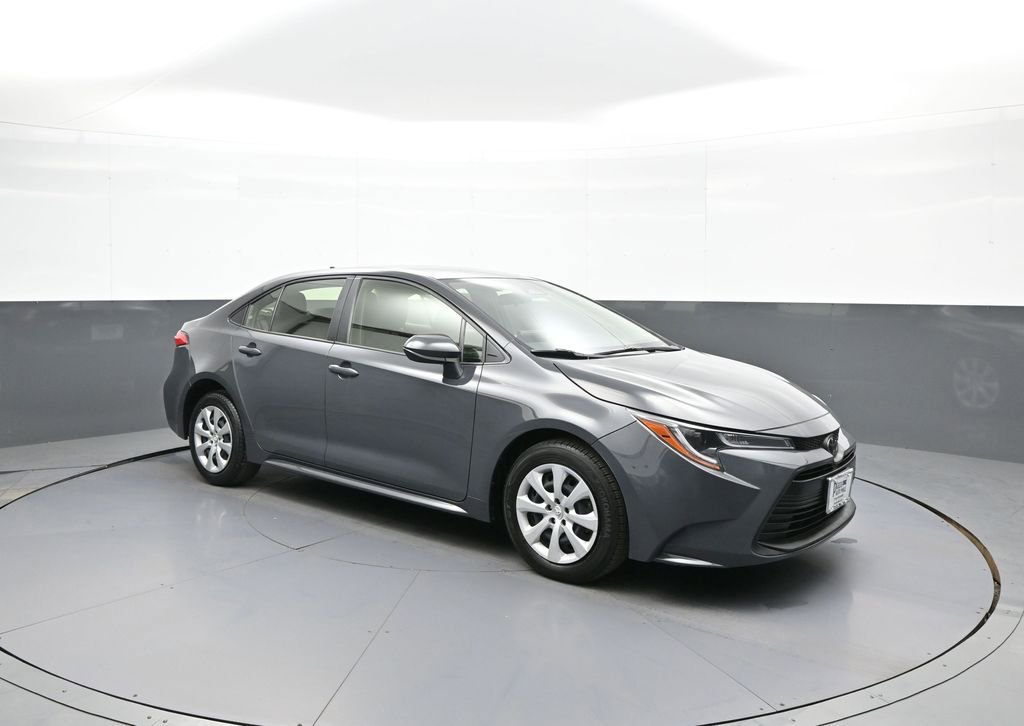 Used 2023 Toyota Corolla LE FWD image 4