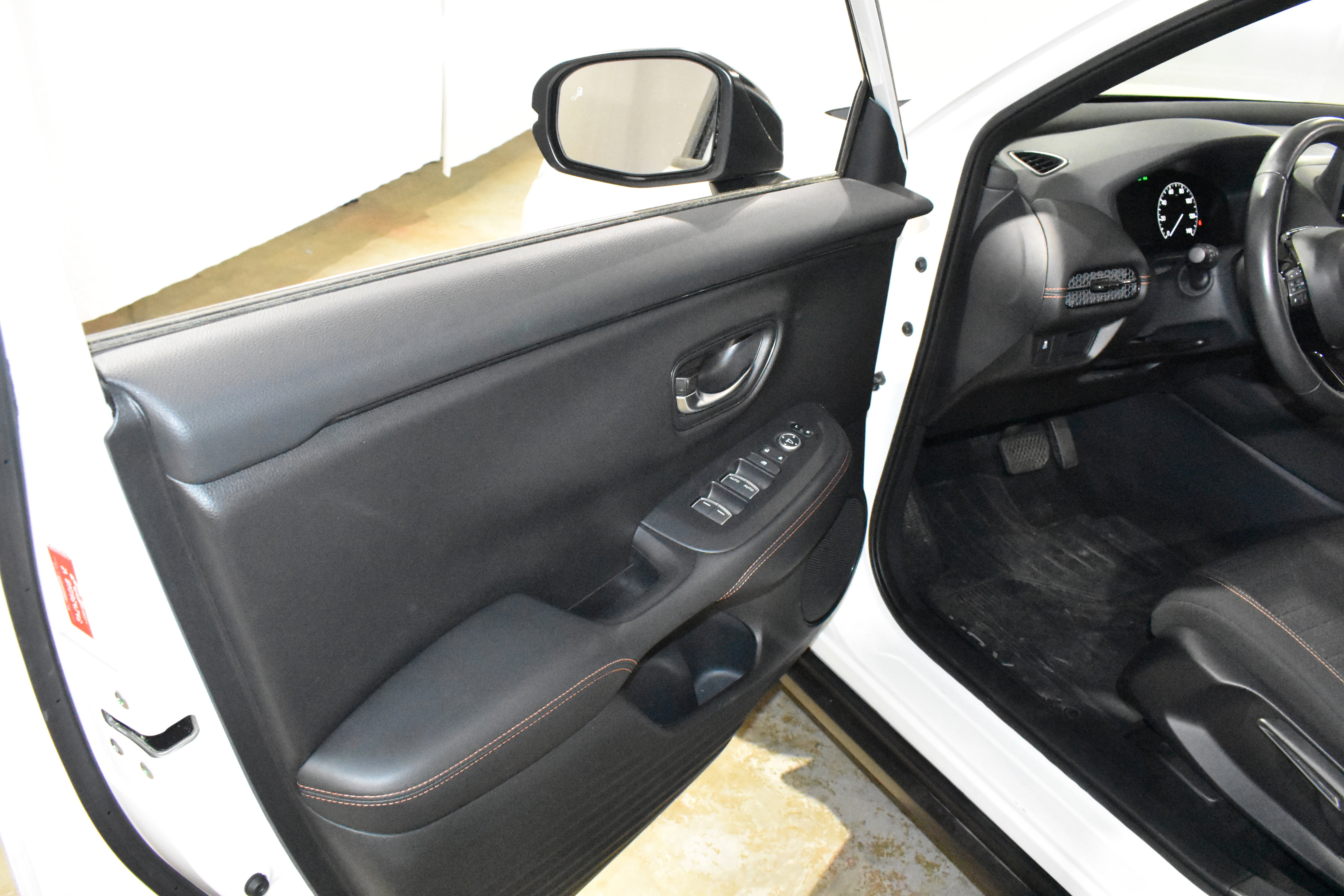 Used 2024 Honda HR-V Sport image 23