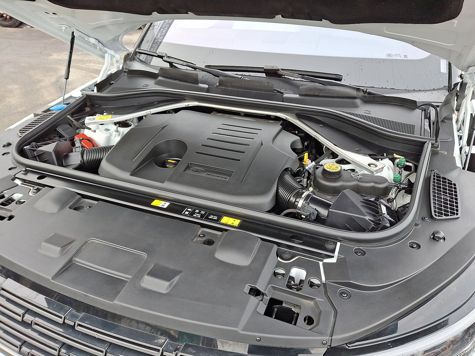 Used 2023 Land Rover Range Rover Sport SE image 16