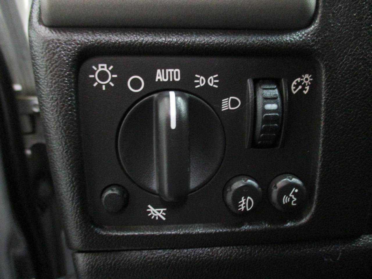 Used 2012 GMC Canyon SLE image 15