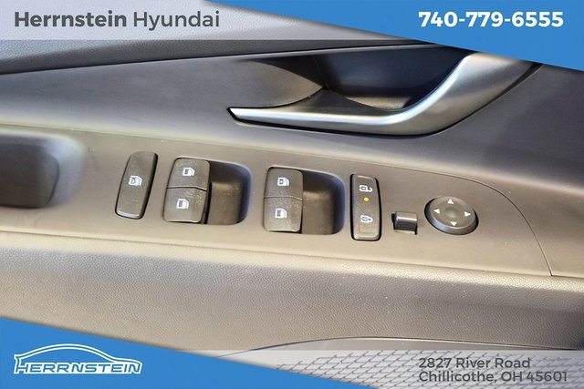 Used 2024 Hyundai Elantra SEL image 17