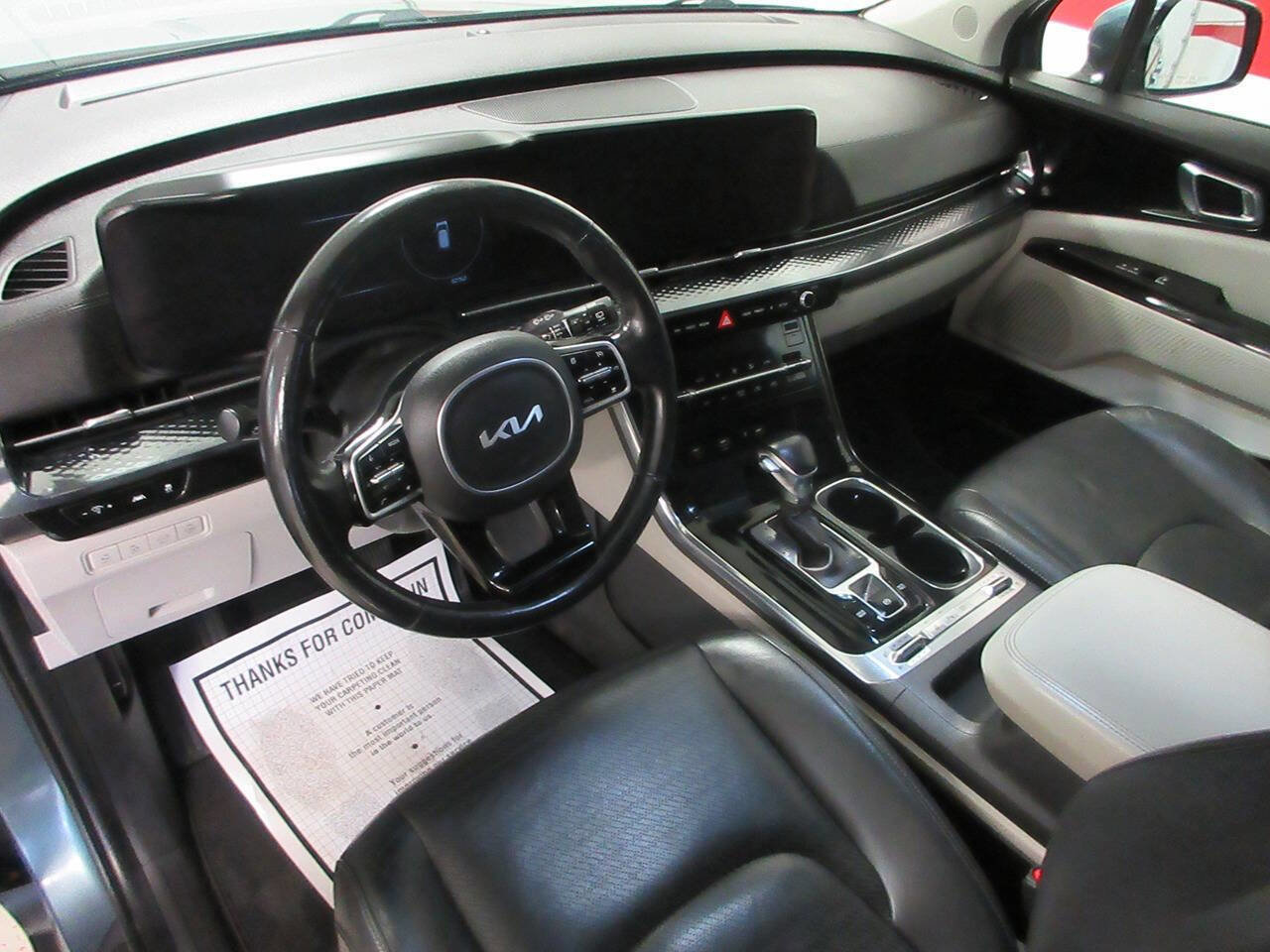 Used 2023 Kia Carnival SX Prestige image 16