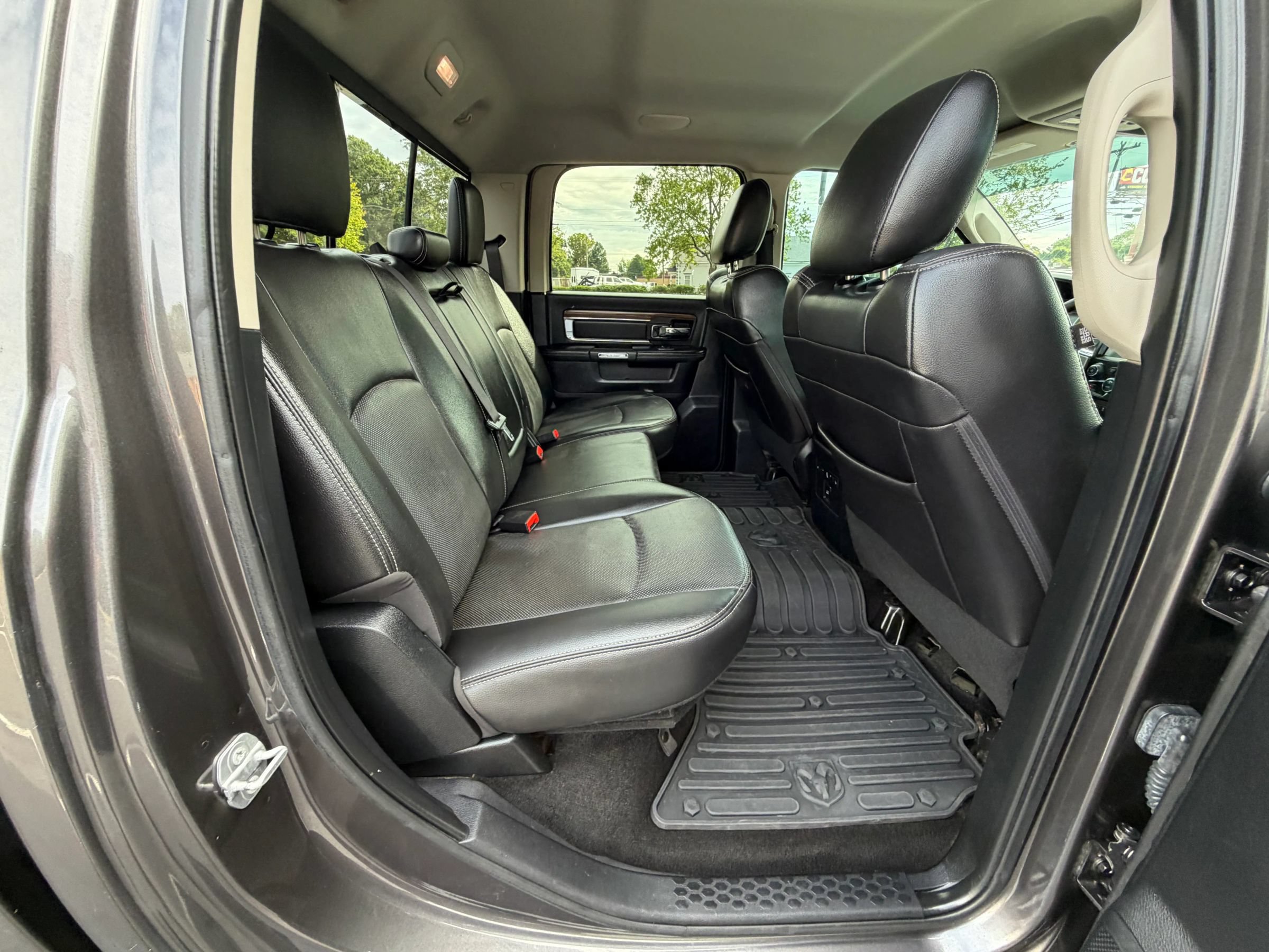 Used 2015 RAM 3500 Laramie AWD/4WD image 19