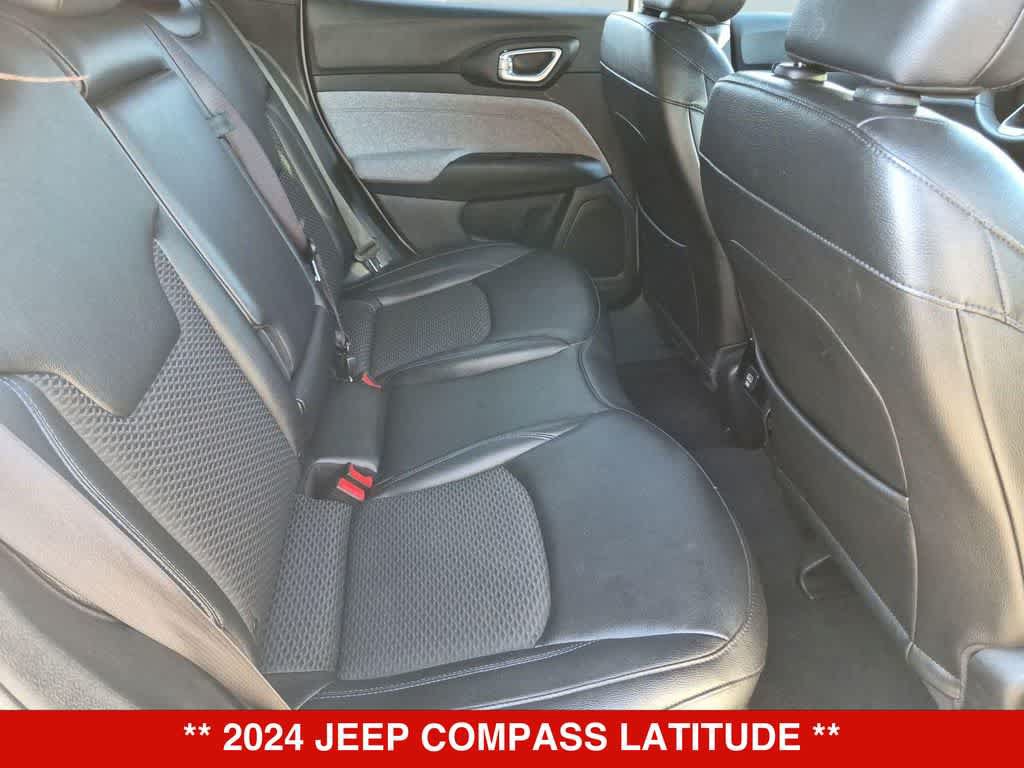 Used 2024 Jeep Compass Latitude AWD/4WD image 20
