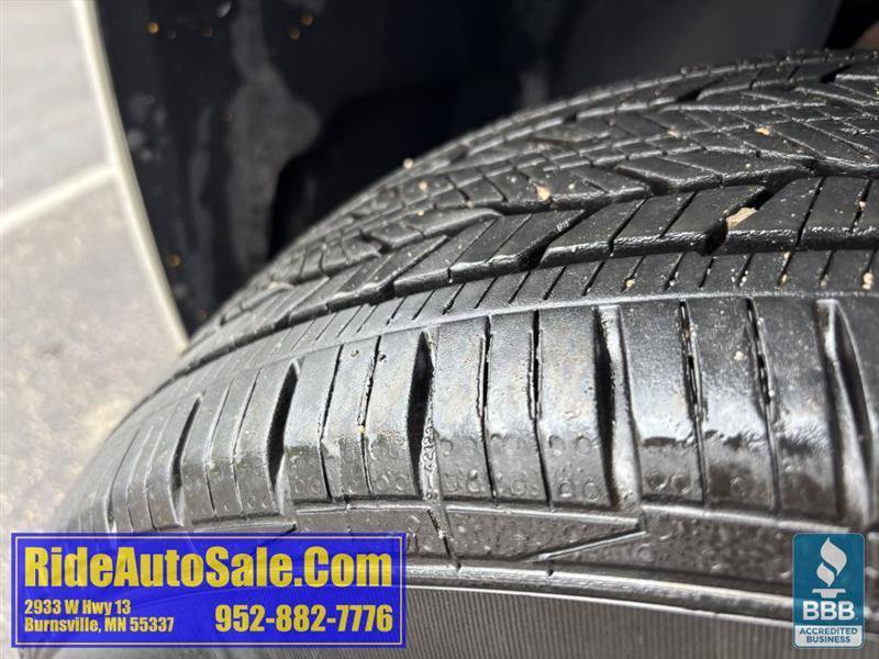 Used 2013 GMC Yukon XL Denali AWD/4WD image 26