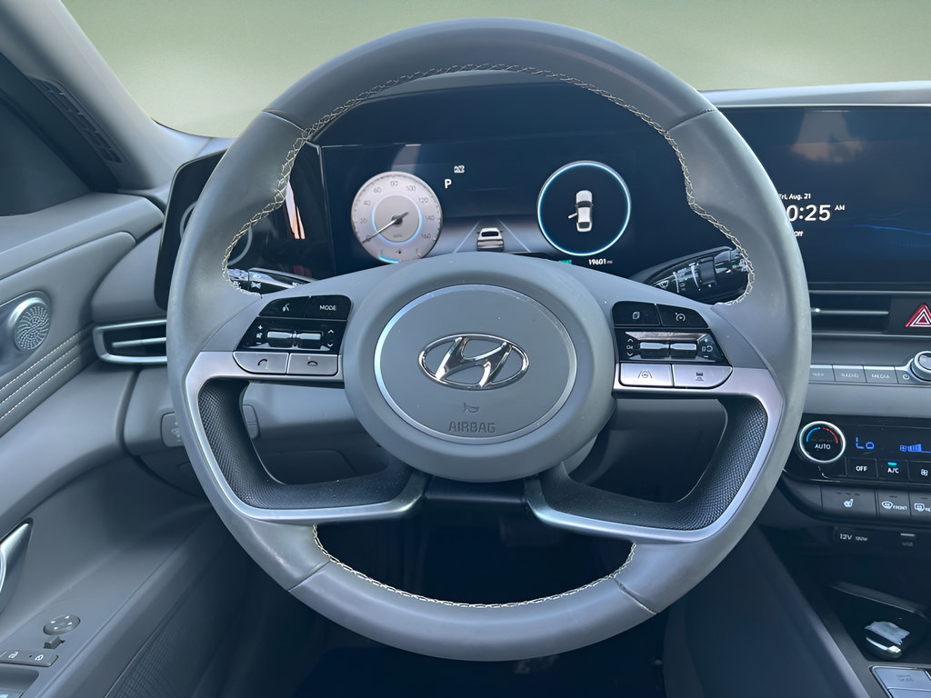 Used 2023 Hyundai Elantra SEL w/ Convenience Package FWD image 18