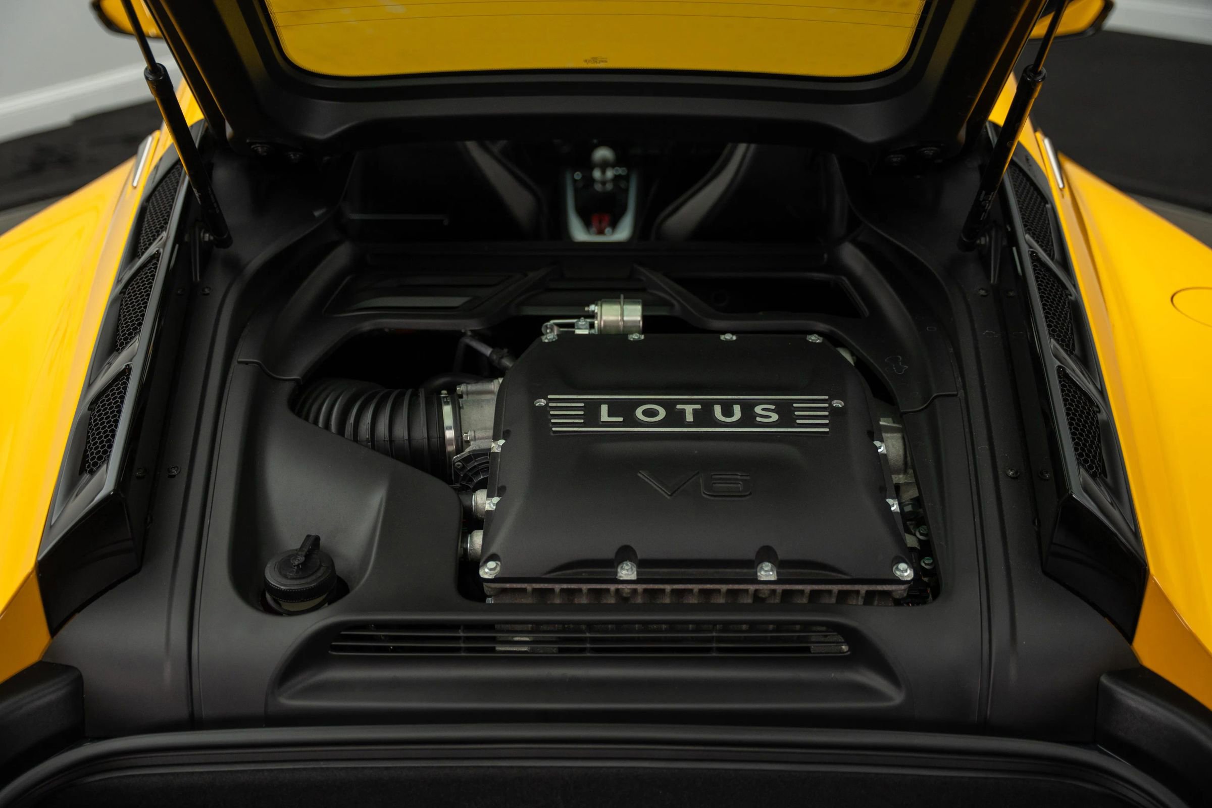 Used 2024 Lotus Emira First Edition image 17