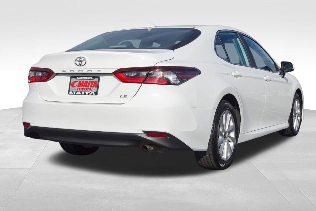 Used 2023 Toyota Camry LE image 3