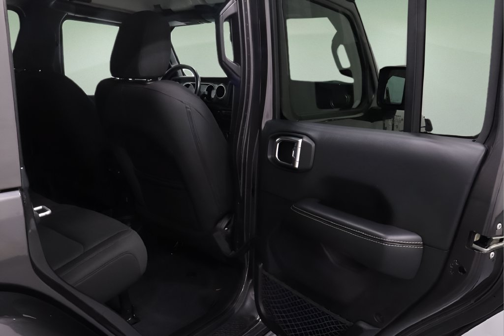 Certified 2018 Jeep Wrangler Unlimited Sahara AWD/4WD image 17