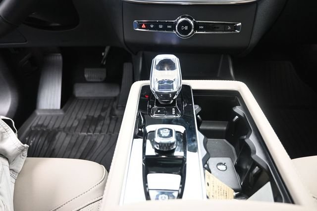 Used 2026 Volvo XC90 B6 Plus w/ Protection Package Premier AWD/4WD image 13
