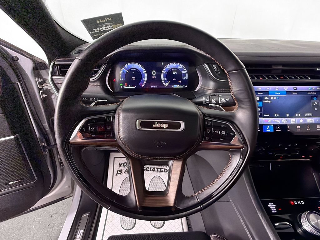 Used 2023 Jeep Grand Cherokee Summit AWD/4WD image 11
