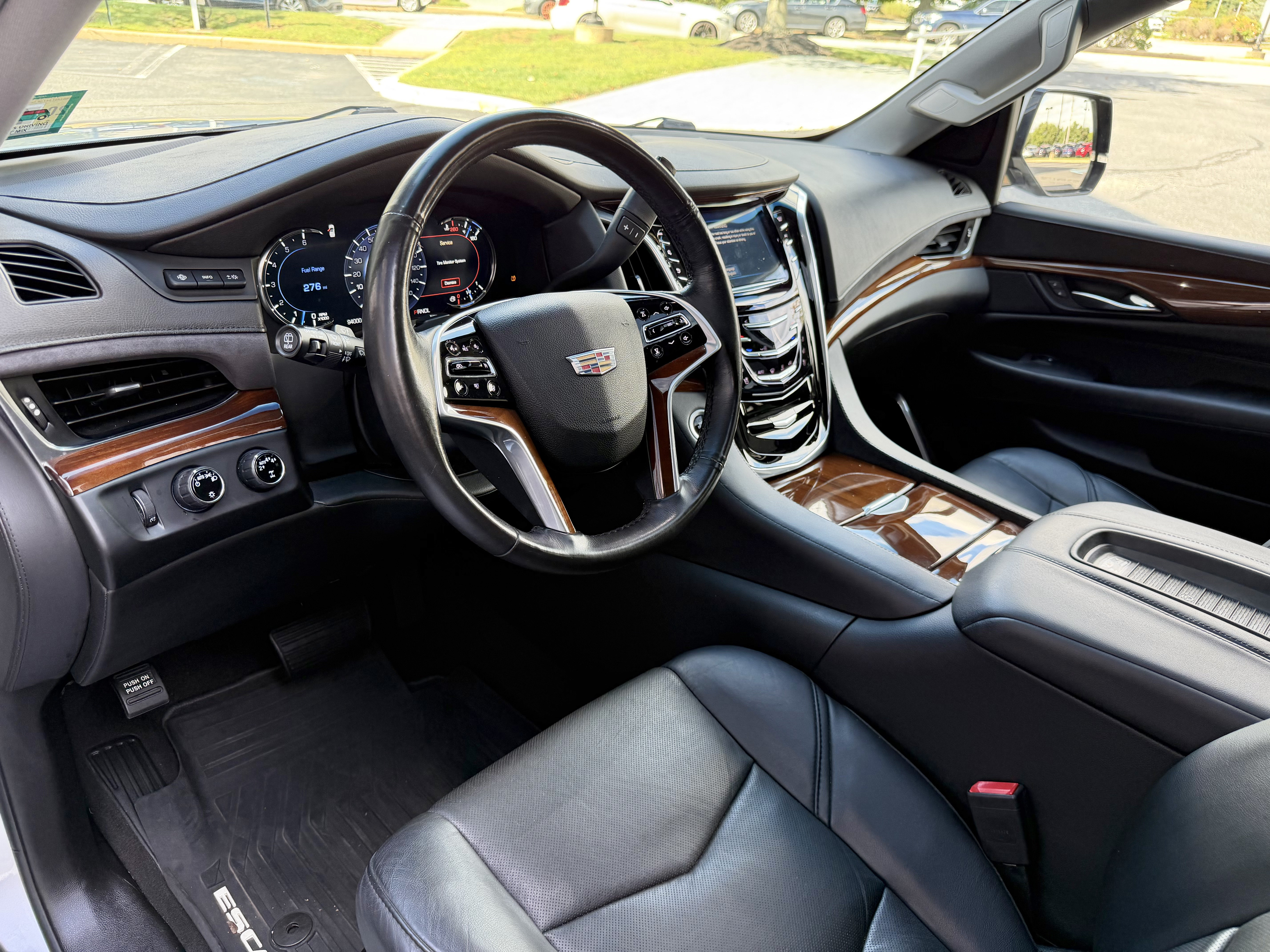 Used 2019 Cadillac Escalade ESV Luxury AWD/4WD image 27