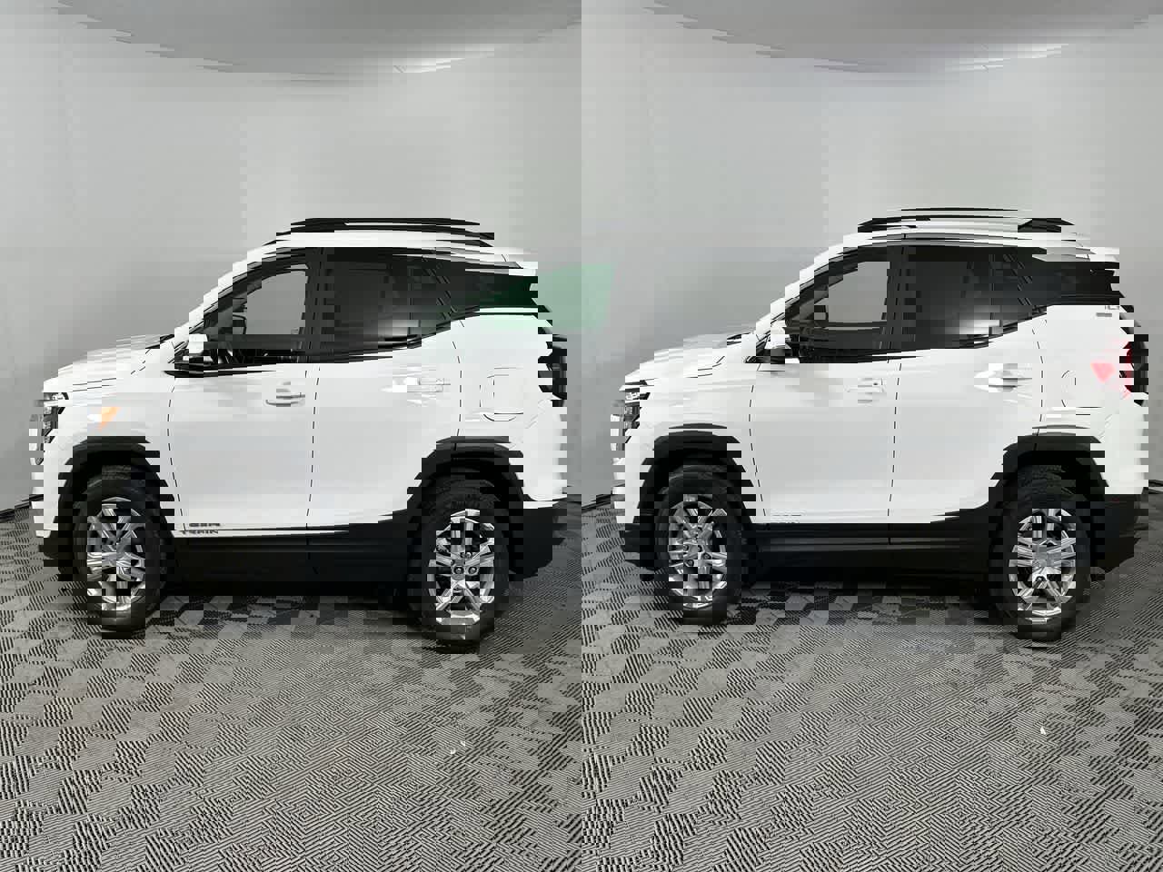 Used 2022 GMC Terrain SLE w/ Driver Convenience Package image 5