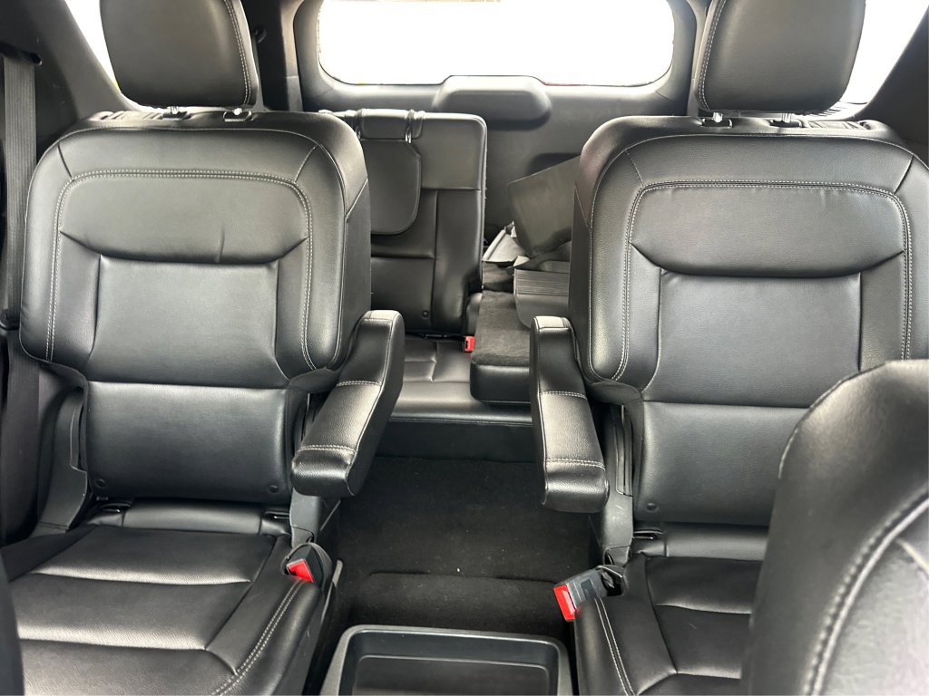 Used 2020 Ford Explorer XLT w/ Equipment Group 202A image 28