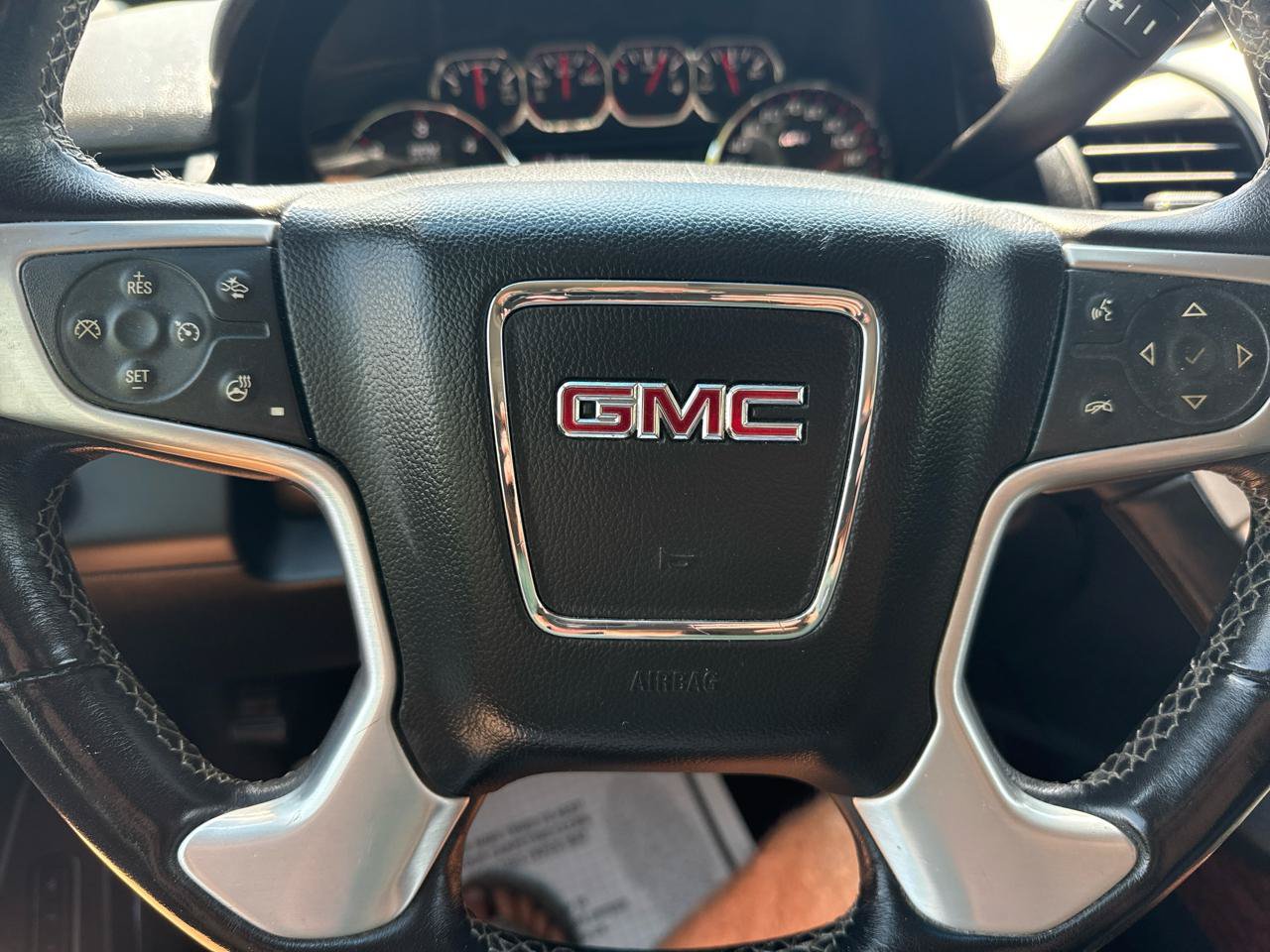 Used 2015 GMC Yukon SLT AWD/4WD image 17