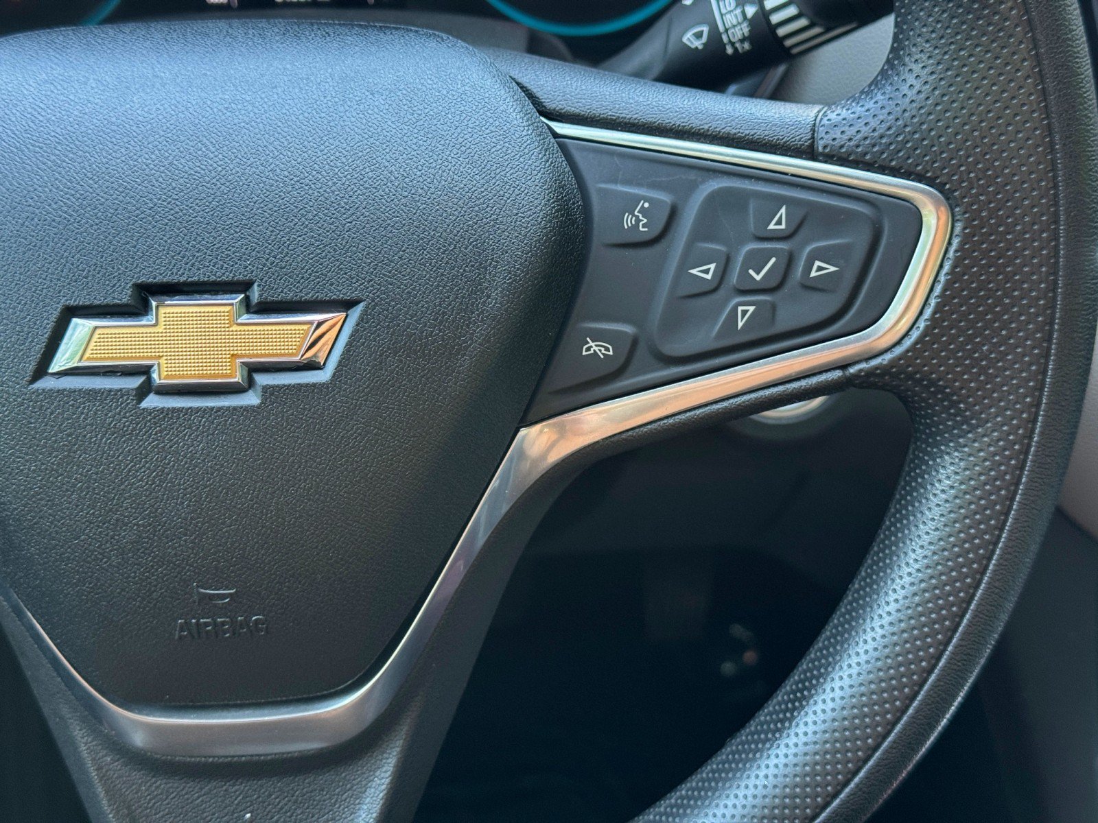 Used 2020 Chevrolet Equinox LS FWD image 19