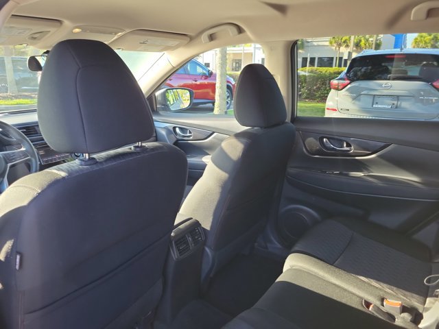 Used 2018 Nissan Rogue SV FWD image 13