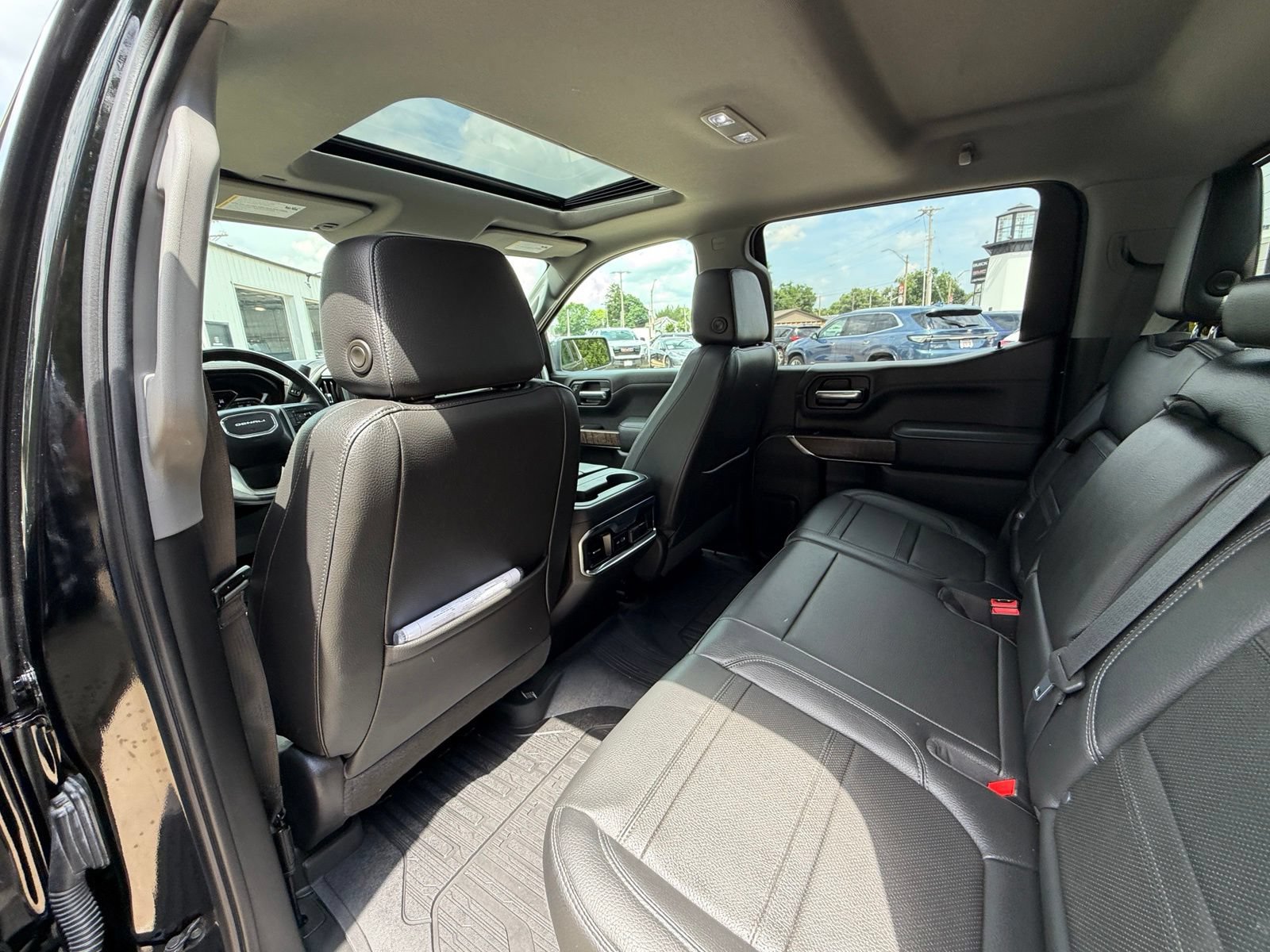 Used 2022 GMC Sierra 1500 Denali w/ Denali Premium Package AWD/4WD image 26