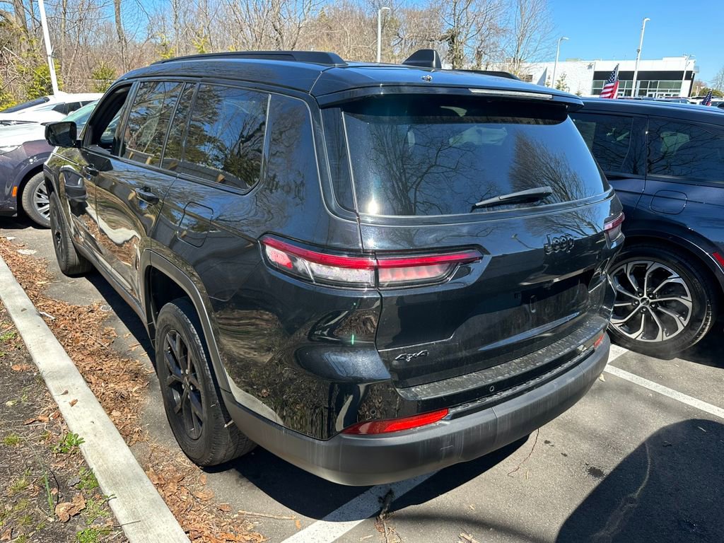 Used 2024 Jeep Grand Cherokee L Laredo AWD/4WD image 3