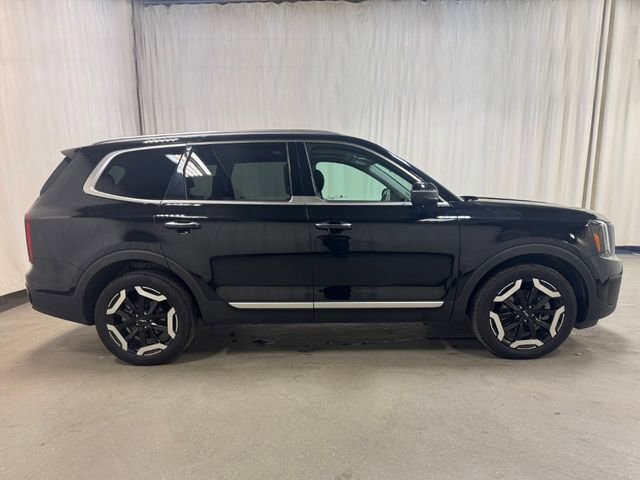 Used 2025 Kia Telluride S image 3