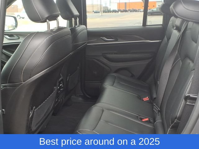 Used 2025 Jeep Grand Cherokee Limited w/ Black Appearance Package RWD image 13