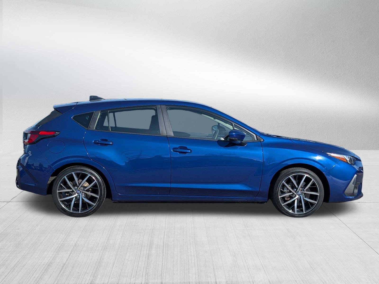 Used 2024 Subaru Impreza 2.0i Sport AWD/4WD image 2